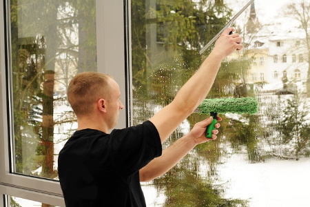 Firma myjąca okna w Warszawie.